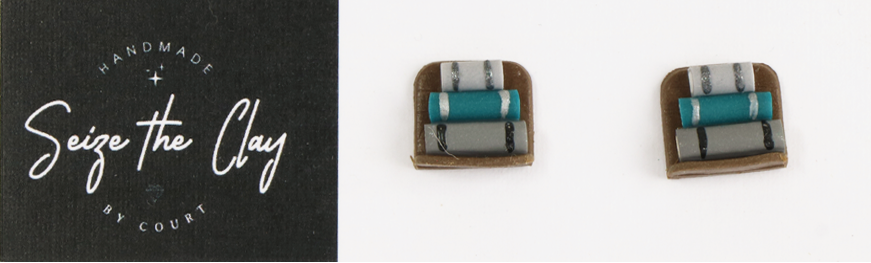 Bookshelf Studs 17